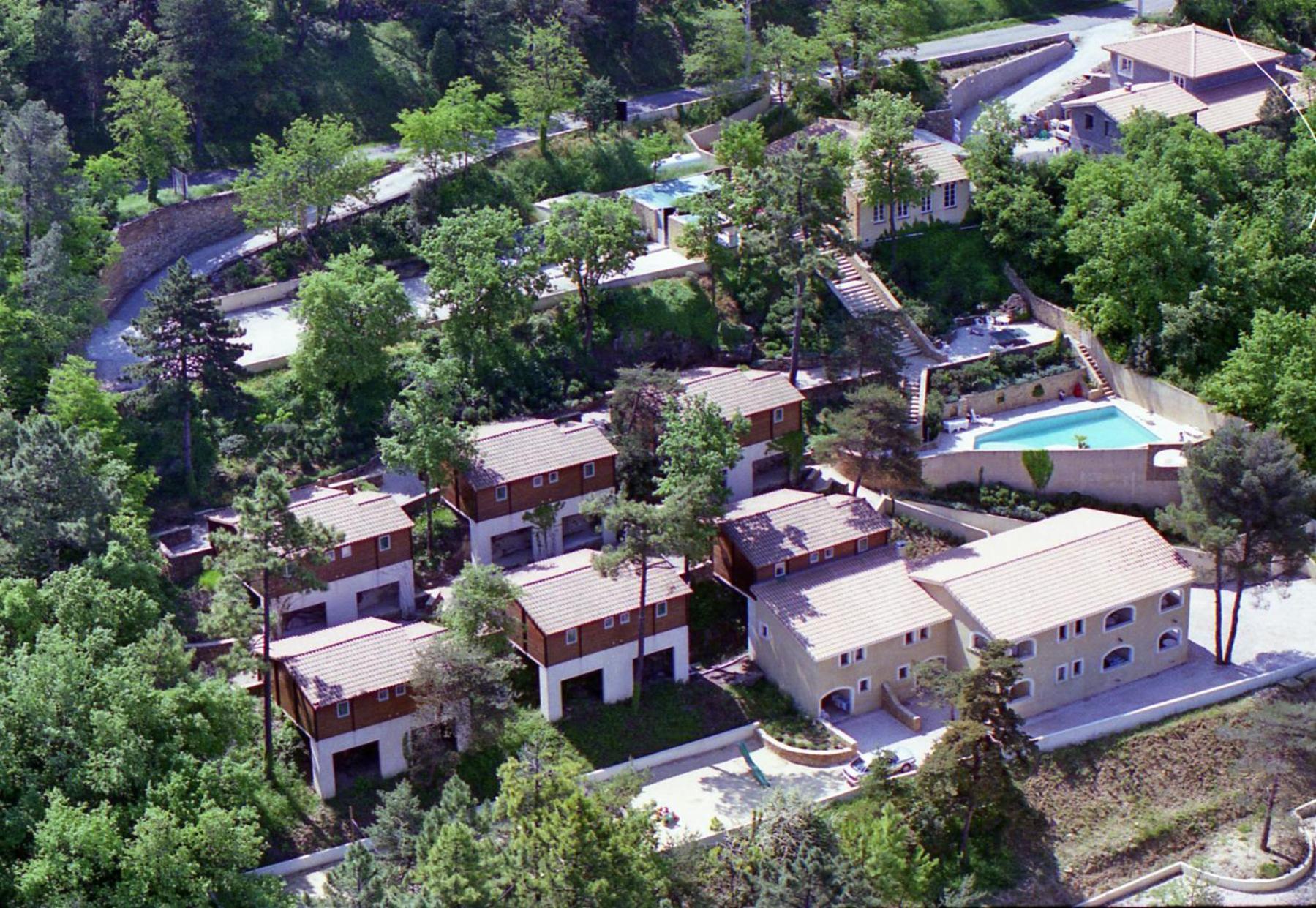 Pousterle De Sabran - Piscine & Hammam Apartamento Exterior foto
