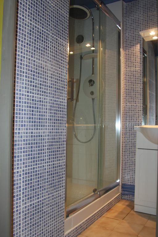 Pousterle De Sabran - Piscine & Hammam Apartamento Exterior foto